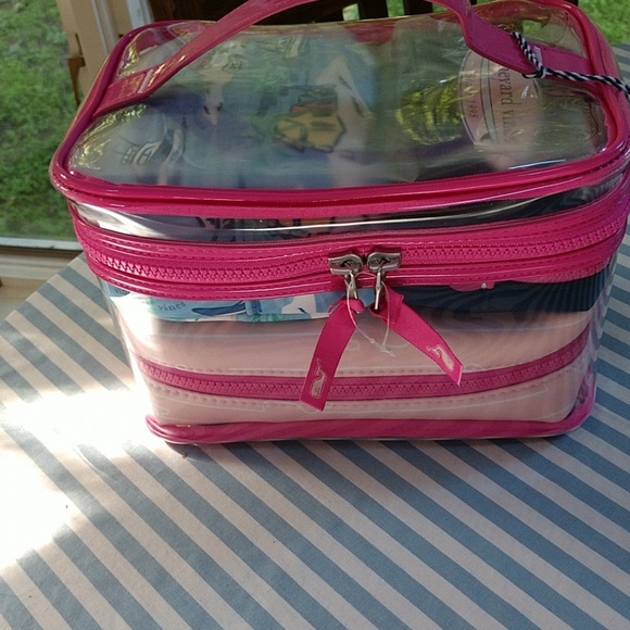 Vineyard Vines Handbags - Vineyard Vines for Target make up cases